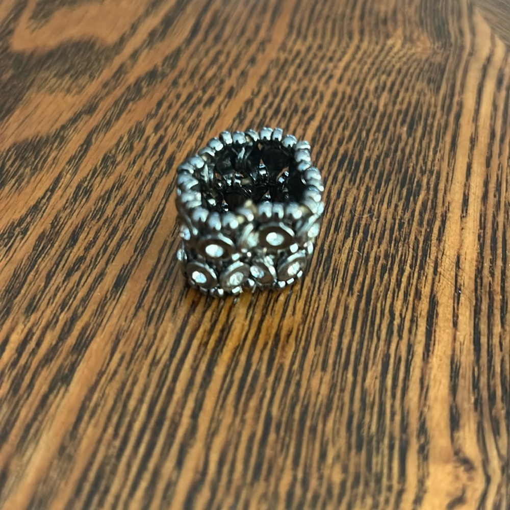 Silver stretch band ring with round beads and rhinestones